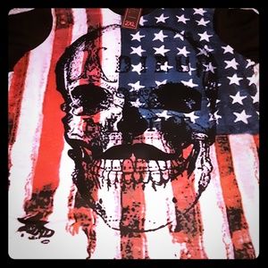American FlagNew with tags skulls shirt mens